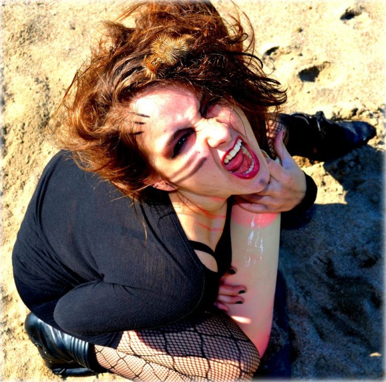 307624_214189691975506_394505613_n