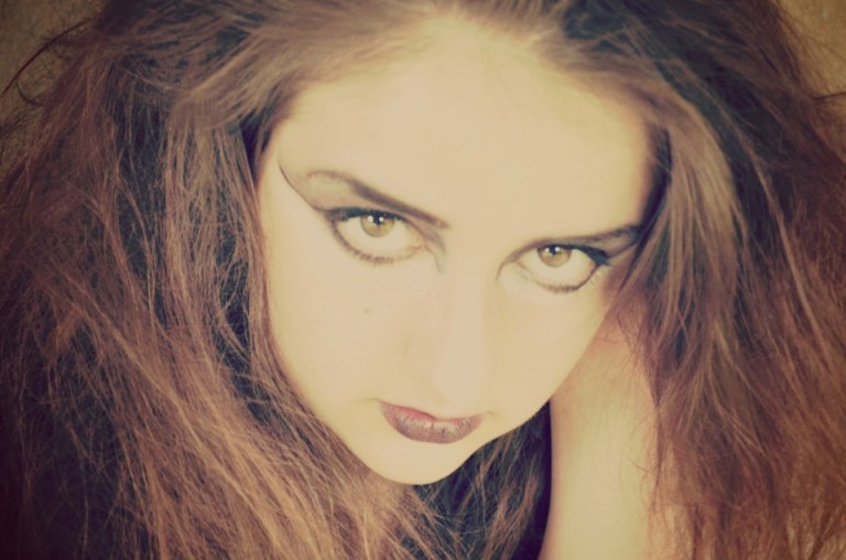 575713_386975214696952_667204704_n